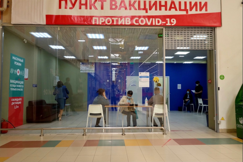 Еще два торговых центра Новосибирска пополнились пунктами вакцинации