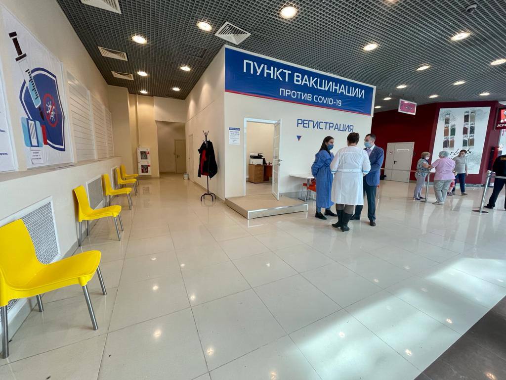 В Новосибирске поход за покупками теперь можно совместить с вакцинацией от COVID-19