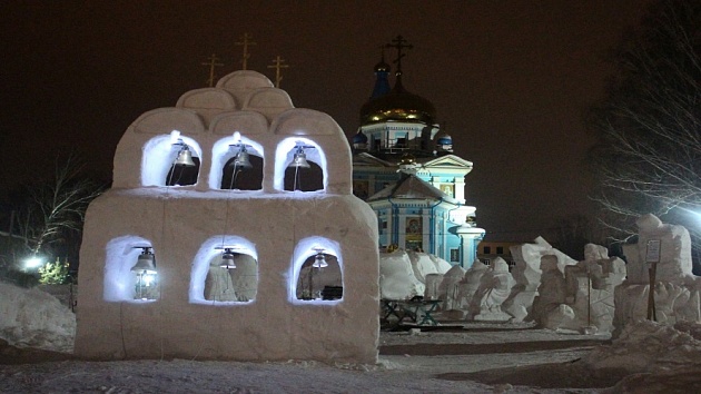 В Краснообске построили снежный храм