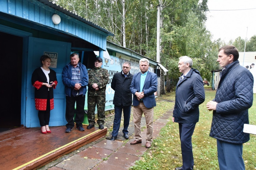 Спортивную инфраструктуру в Доволенском районе проинспектировал губернатор