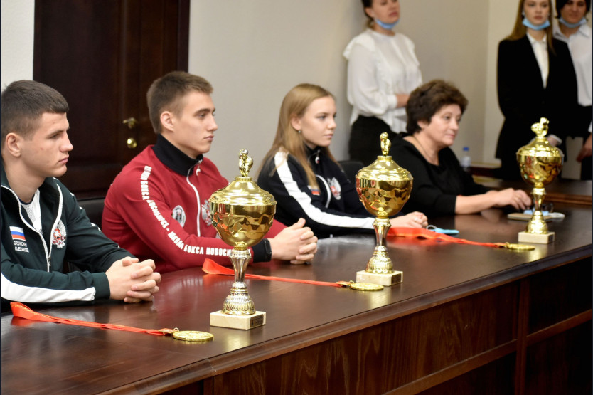 Новосибирские спортсмены трижды взошли на золотой пьедестал первенства Европы по боксу