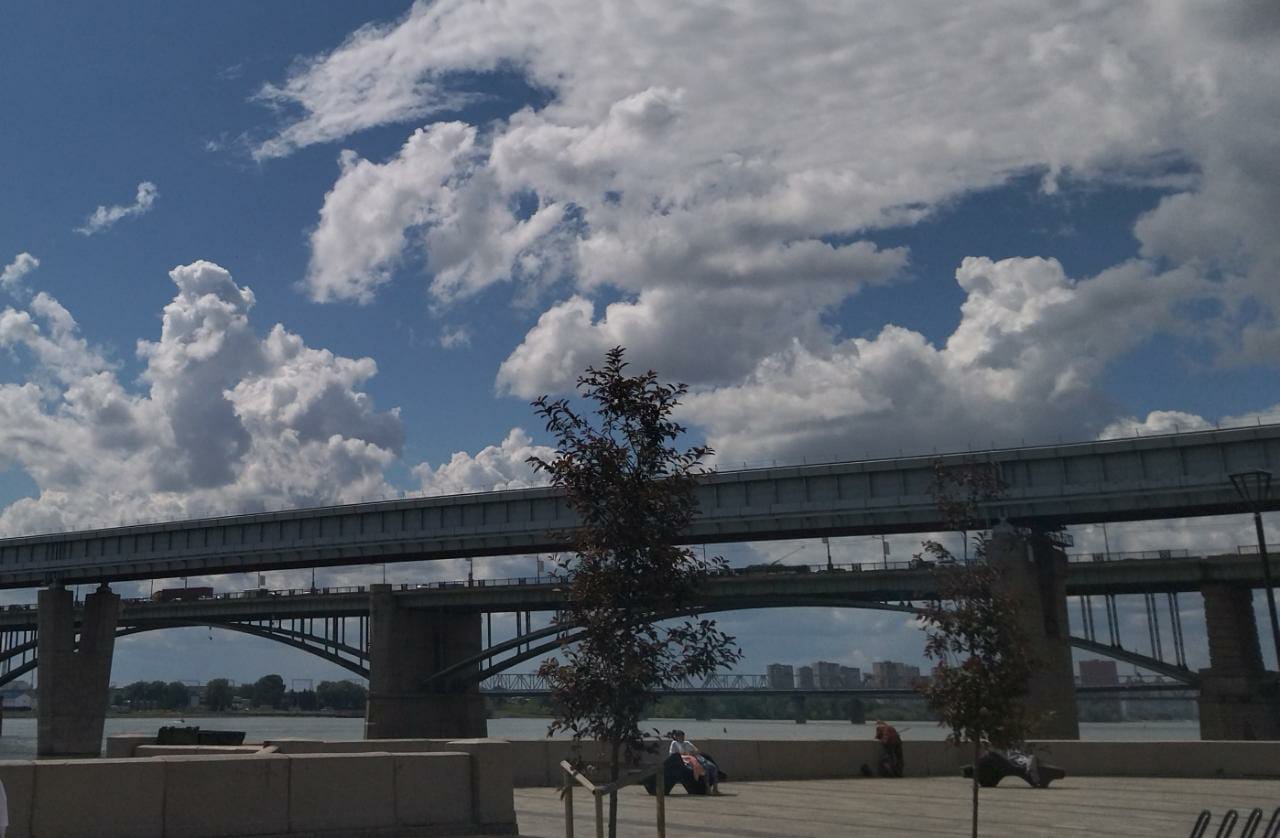 Привести к единому цвету: арки и опоры Октябрьского моста станут серыми