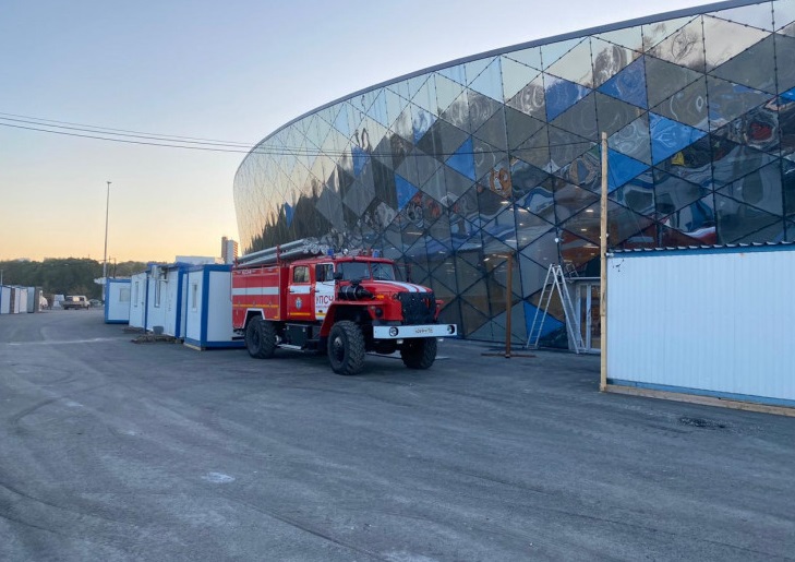 В Новосибирске на ледовой арене организовано дежурство МЧС