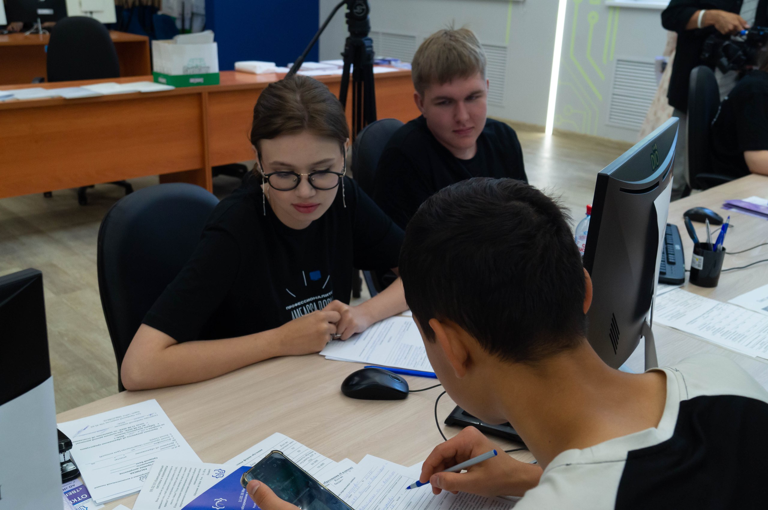 В вузы и колледжи Новосибирской области подано более 25 тысяч электронных заявлений на поступление